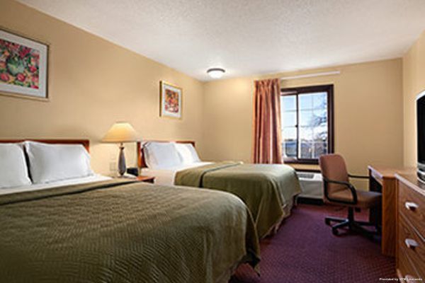 Travelodge Inn and Suites Muscatine